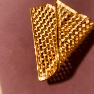 Elegant Gold Women's Accessory